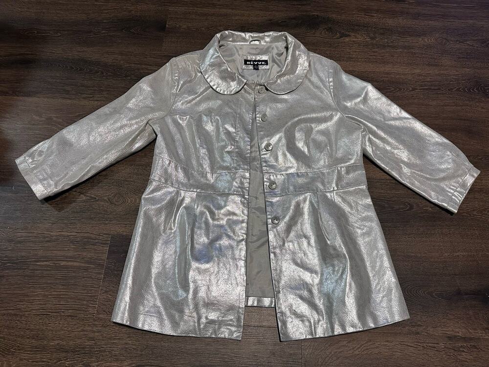 REVUE SZ XL SILVER METALLIC LEATHER BUTTON FRONT JACKET COAT W 3/4"SLEEVES